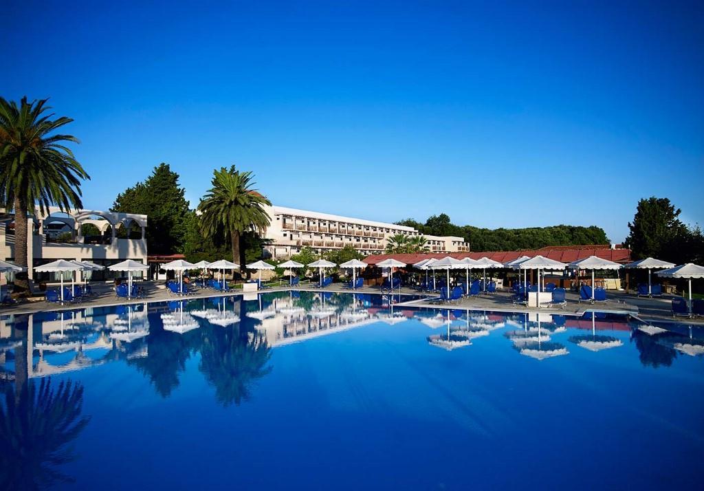 Roda Beach Resort & Spa Luaran gambar