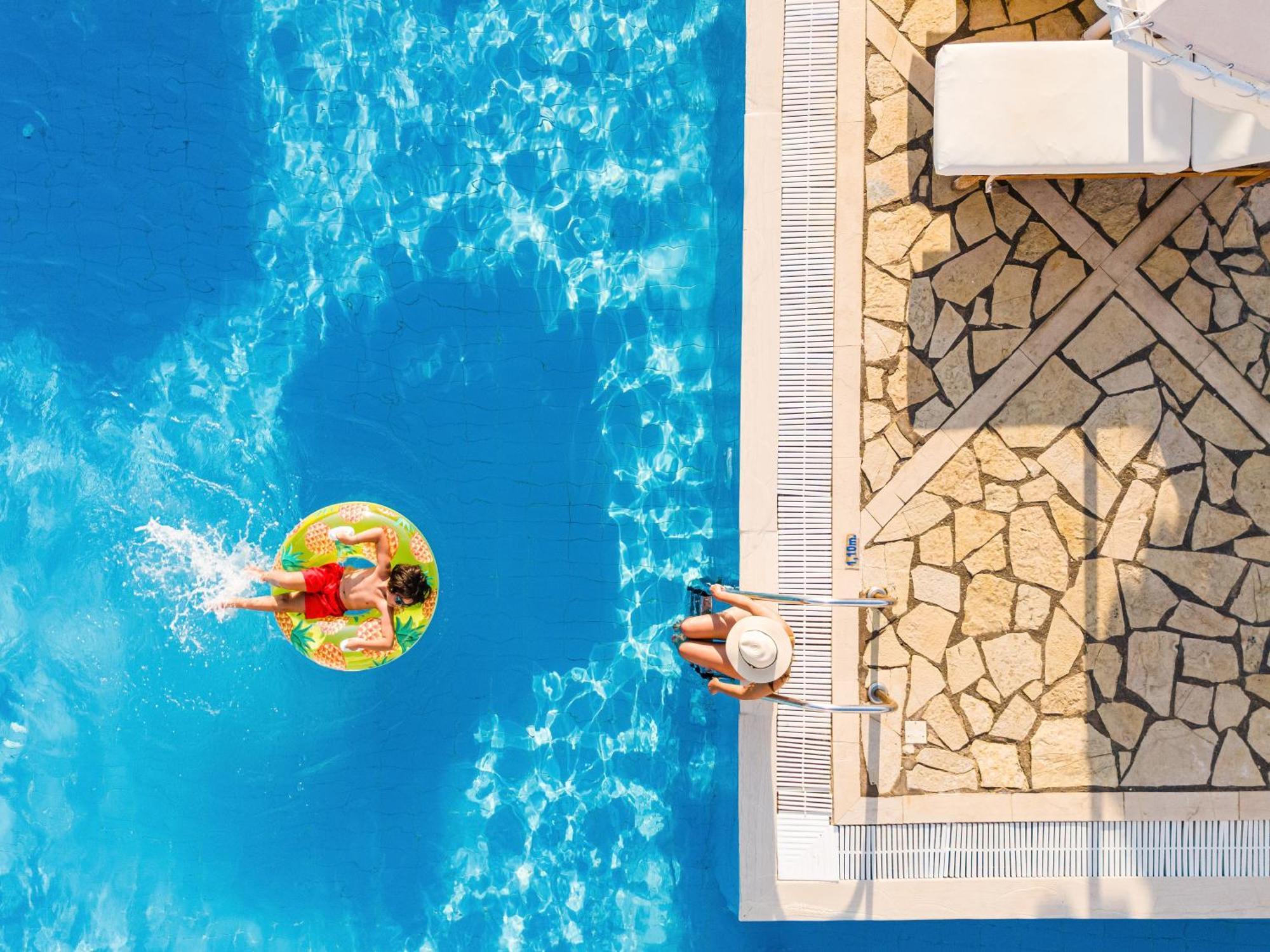 Roda Beach Resort & Spa Luaran gambar