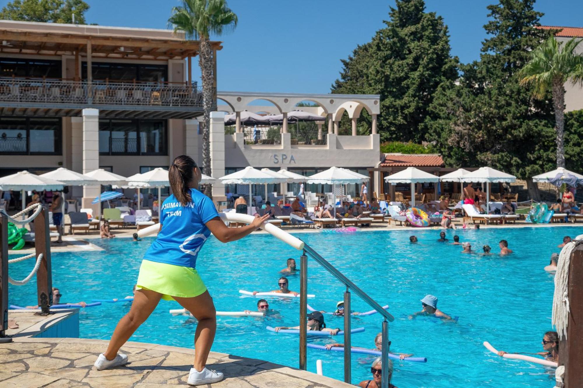 Roda Beach Resort & Spa Luaran gambar