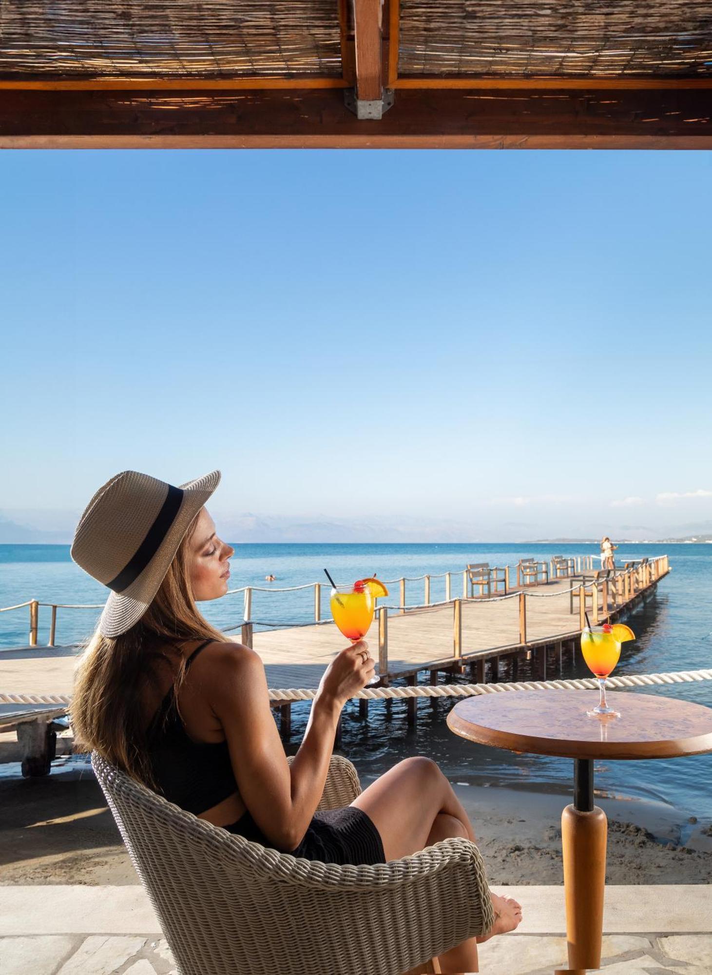 Roda Beach Resort & Spa Luaran gambar