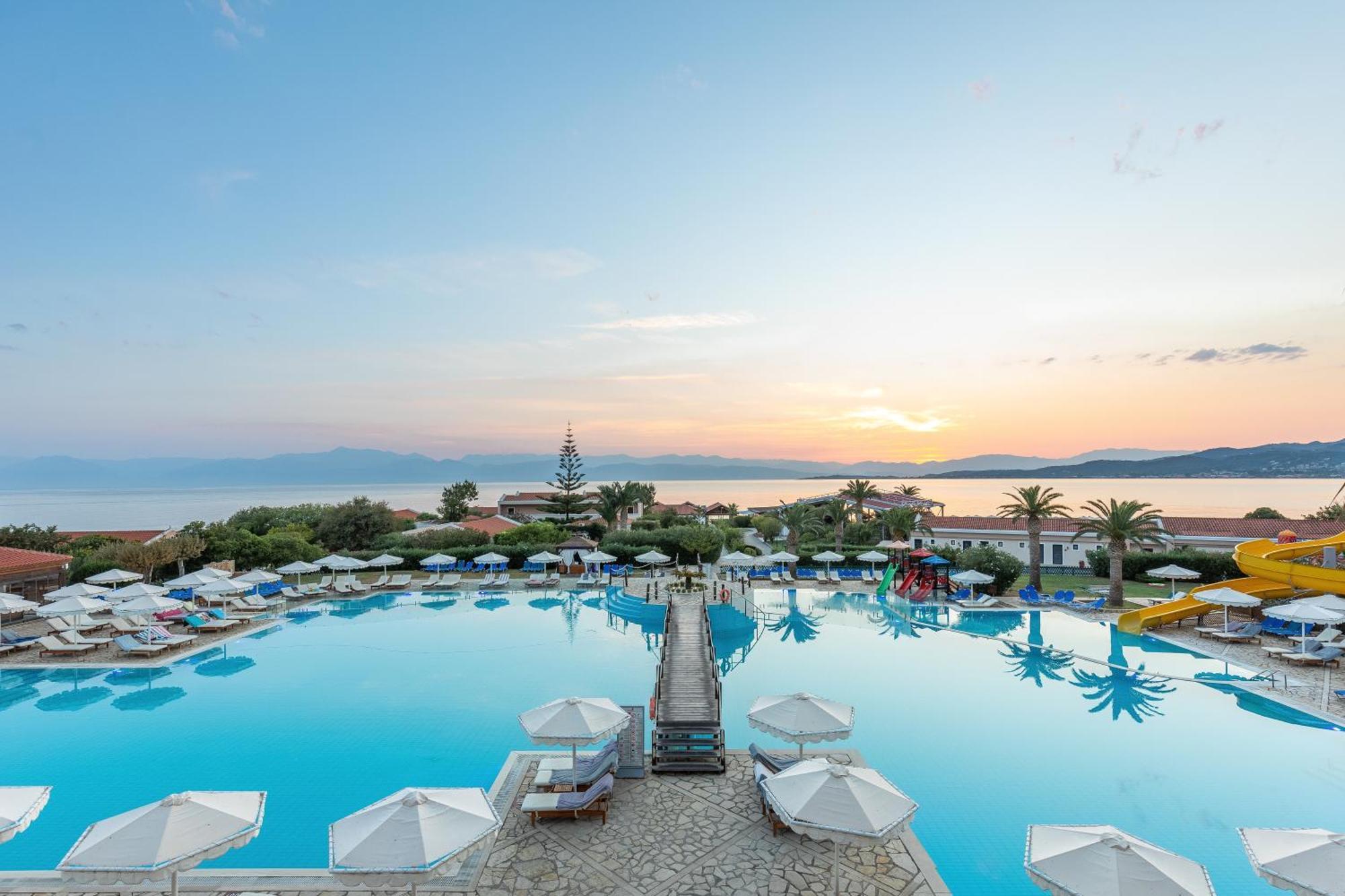 Roda Beach Resort & Spa Luaran gambar