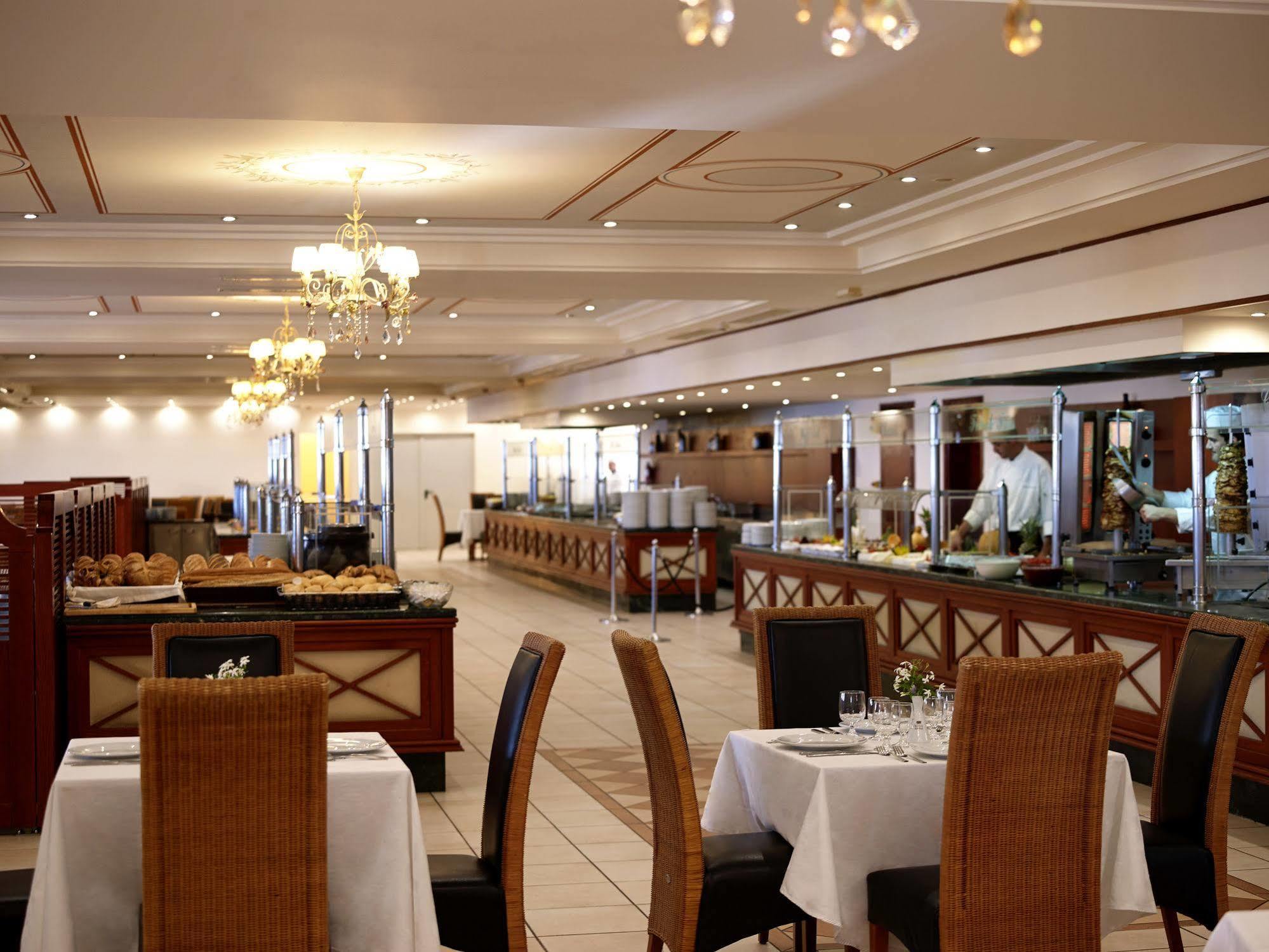 Roda Beach Resort & Spa Luaran gambar